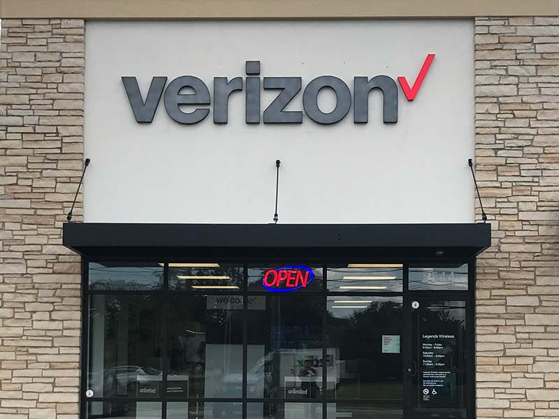 Legends Wireless Verizon Store - Exterior